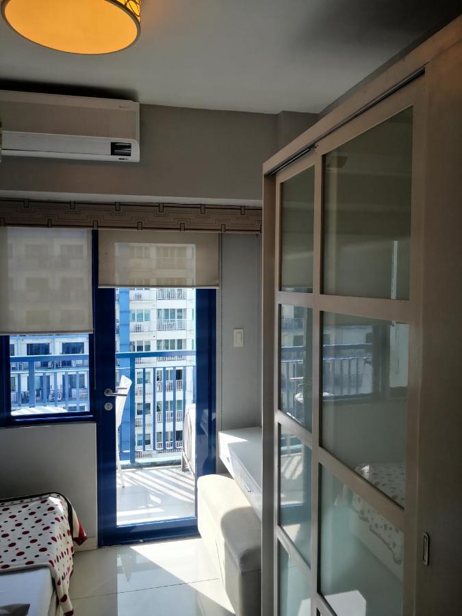 Bliss Staycation At Sea Residences By John Manila Esterno foto