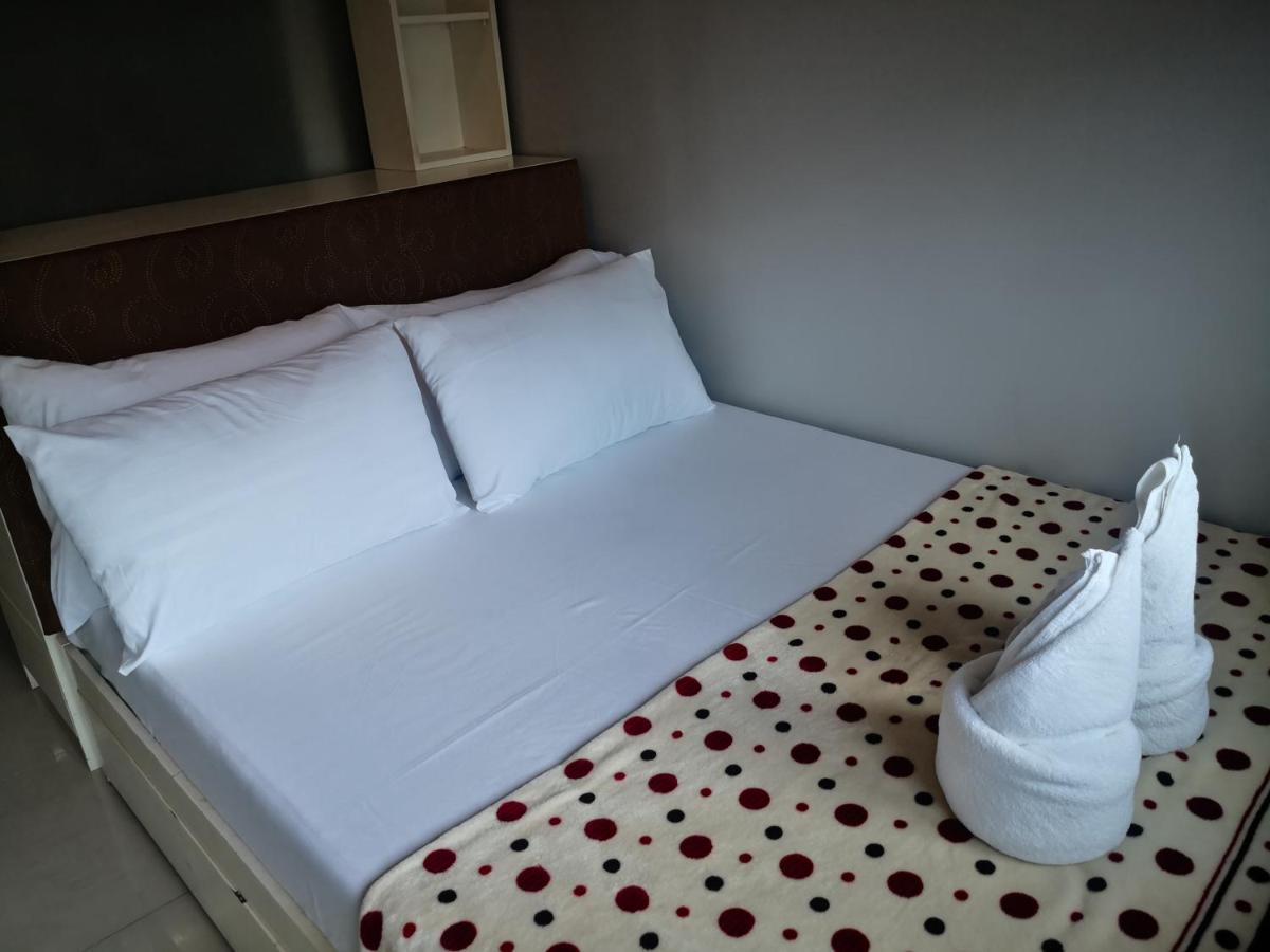 Bliss Staycation At Sea Residences By John Manila Esterno foto