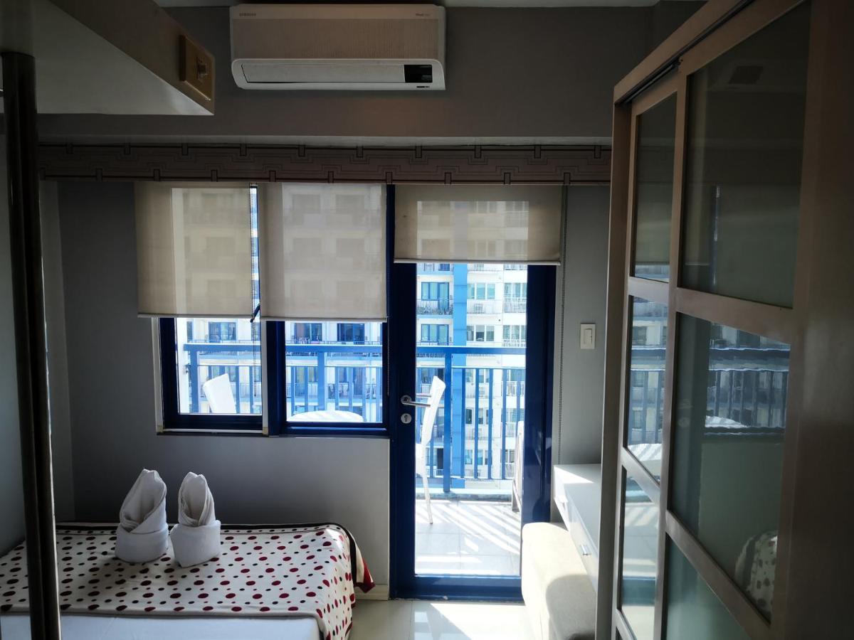 Bliss Staycation At Sea Residences By John Manila Esterno foto