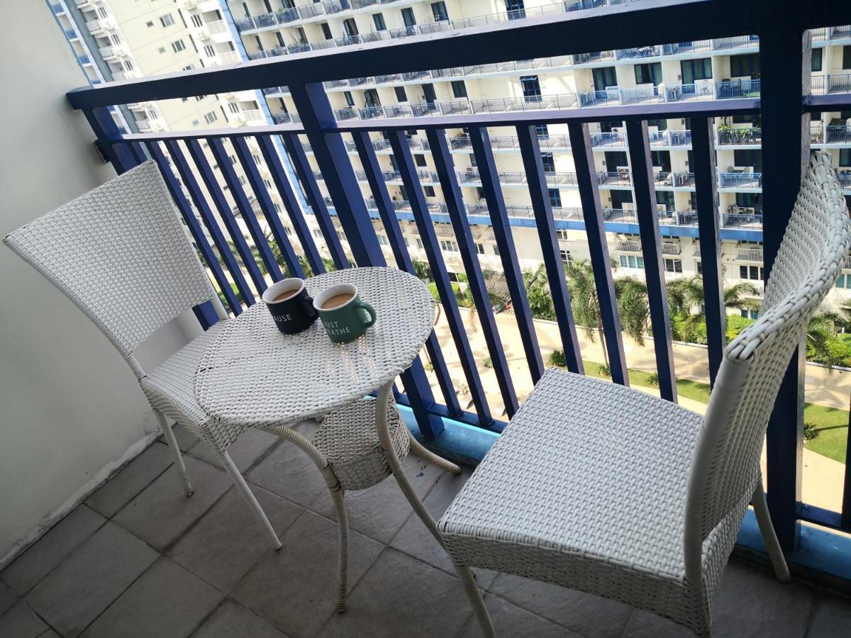 Bliss Staycation At Sea Residences By John Manila Esterno foto