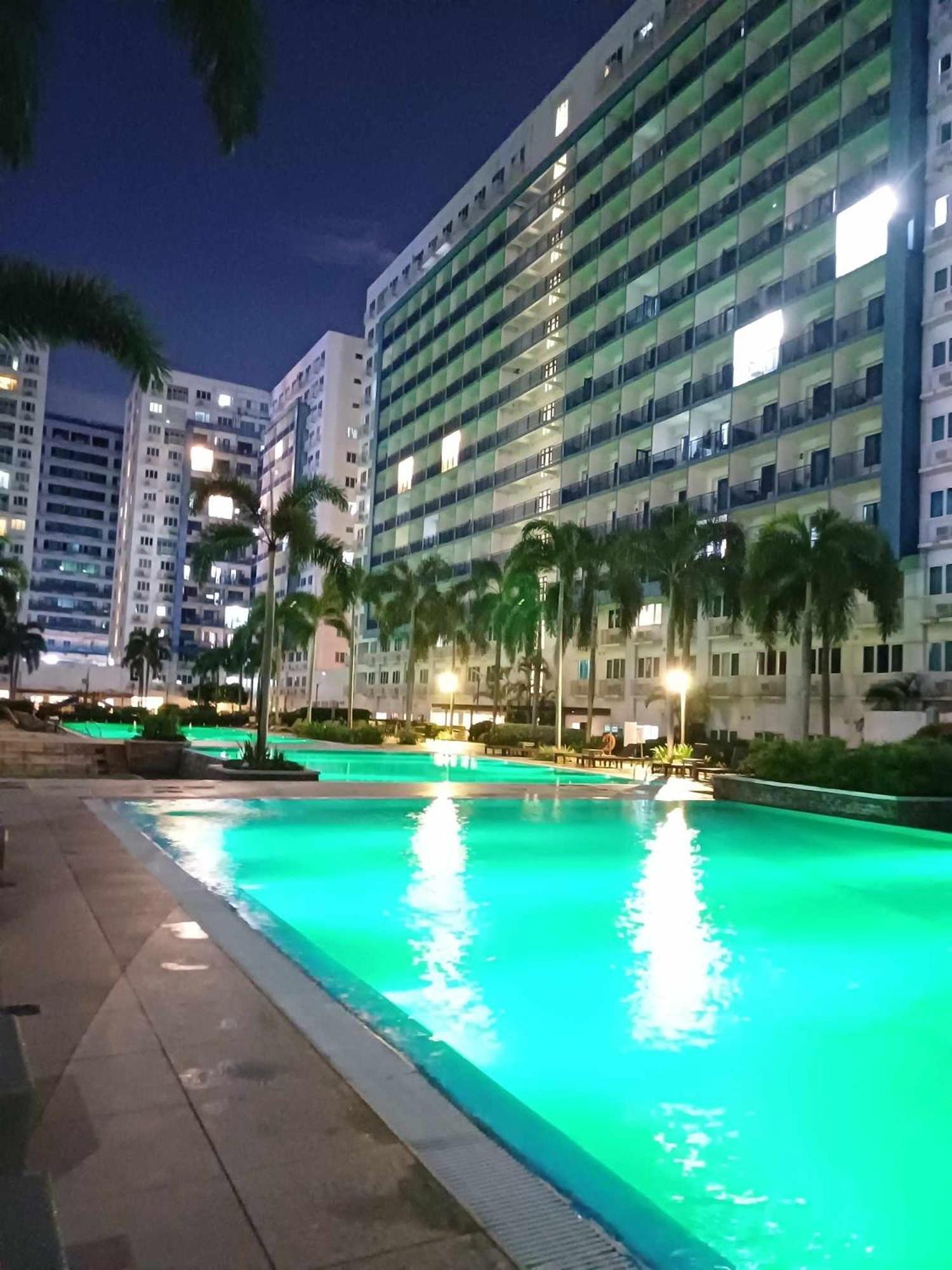 Bliss Staycation At Sea Residences By John Manila Esterno foto